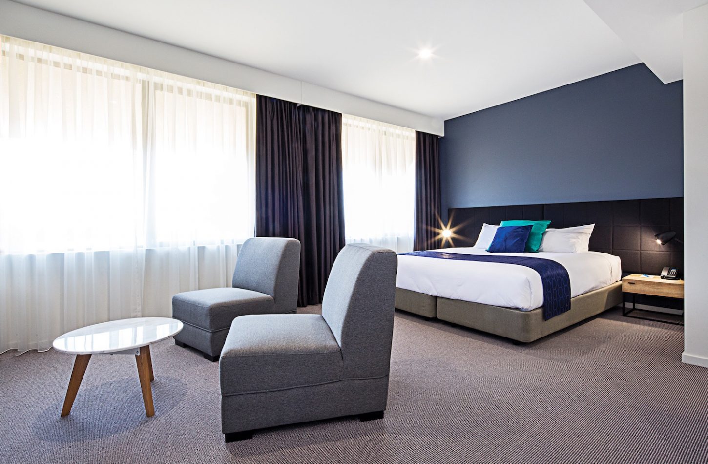 Canberra Mantra-MacArthur-Hotel-One-Bedroom-Deluxe-Suite