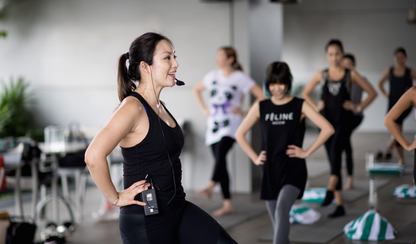 Marriott_Jessica teaches more than 20 top media and influencers in the poise and grace of barre as part of JW Marriott Hotels’ Barre to B-1