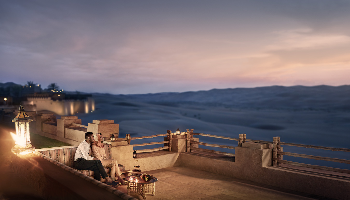 Abu Dhabi Qasr Al Sarab Arab Couple