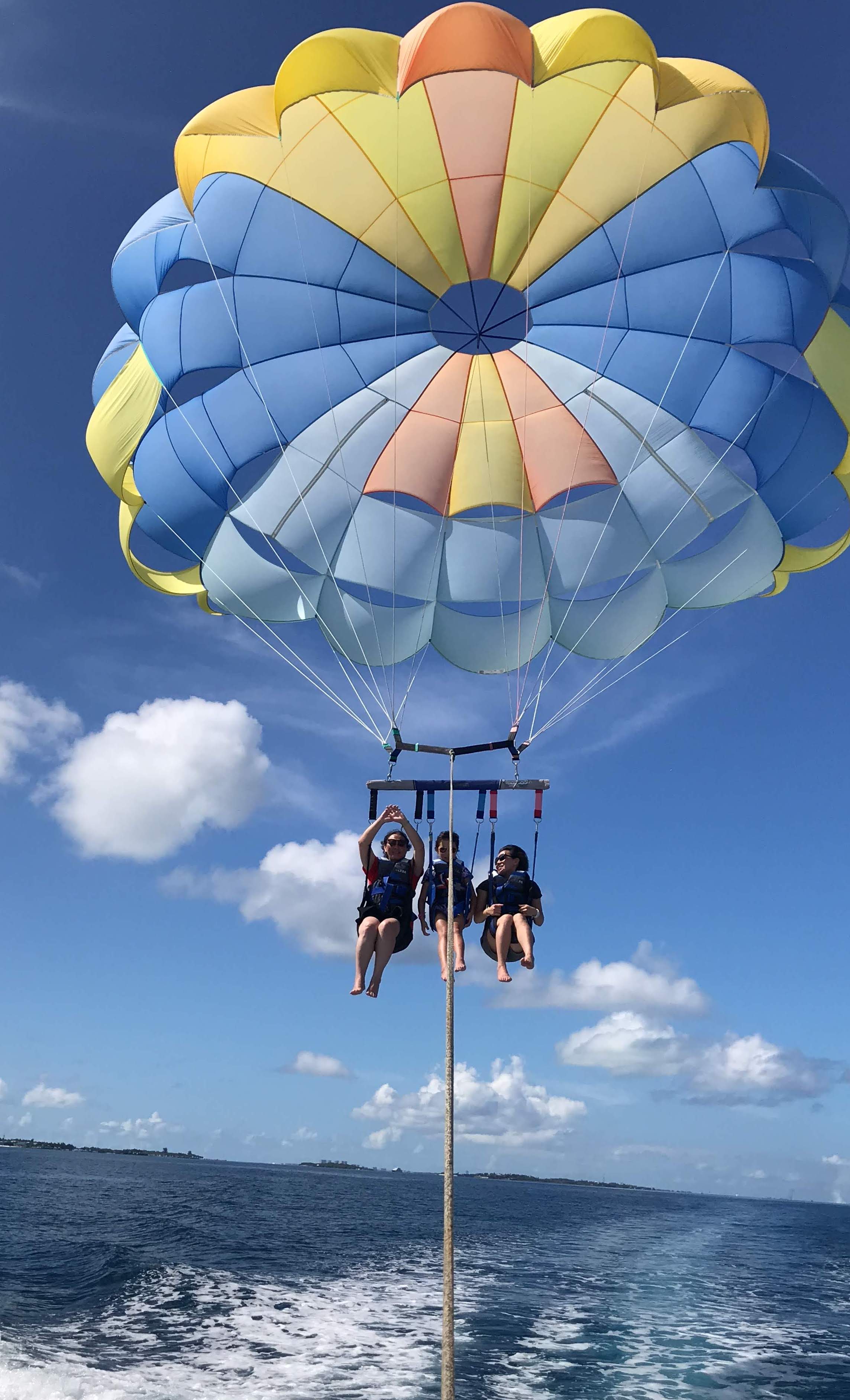 parasailing maldives