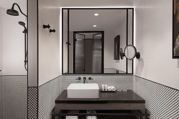 HotelXBNE-Fortitude-Valley-bathroom