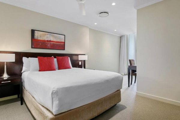 oaks-resort--spa-hervey-bay-bedroom